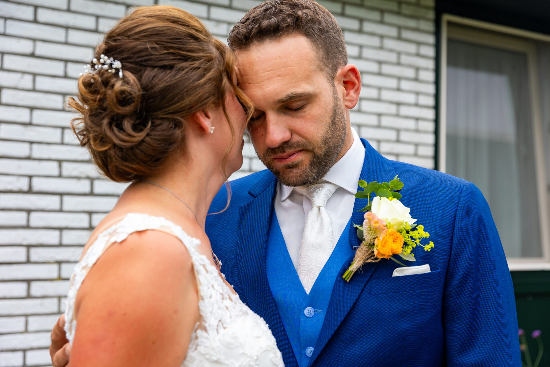 First Look bruidspaar - Trouwfotograaf Bruidsfotograaf Groningen